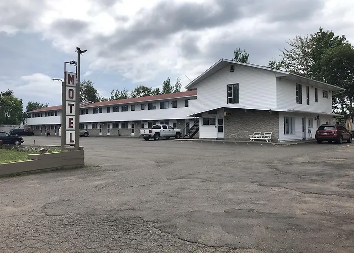 Voyageur Motel