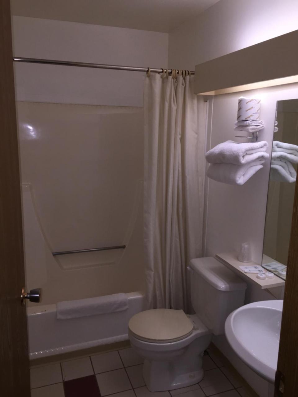 Voyageur Motel 2*
