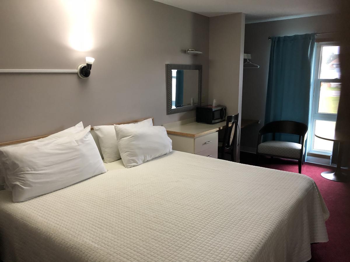 Voyageur Motel